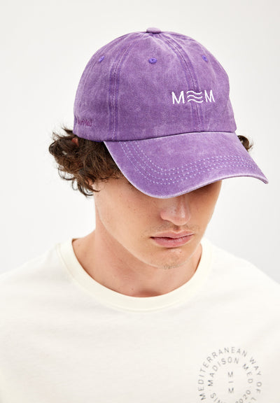 Gorra morada logo bordado